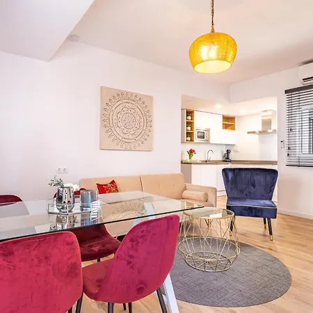 Happy Lounge * فوينخيرولا