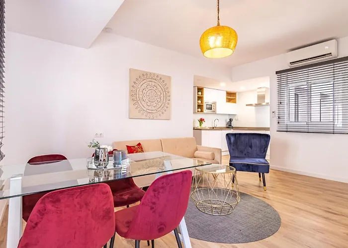 Happy Lounge * فوينخيرولا